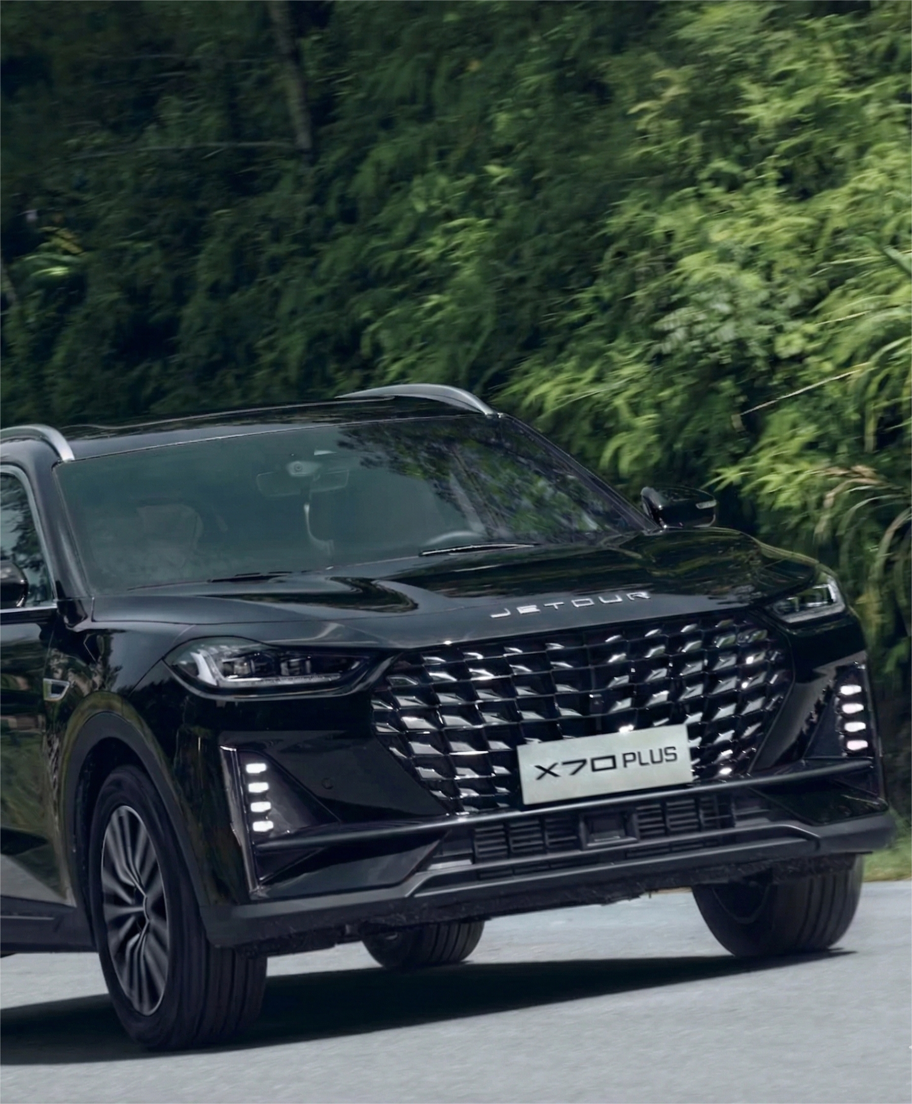 X70 Plus Exterior View 1